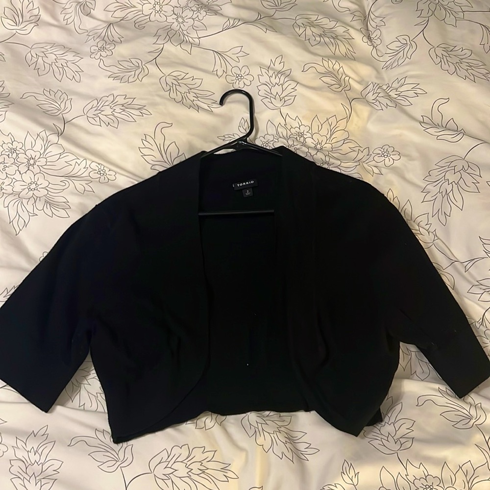 Cropped short sleeve cardigan in torrid size 2.